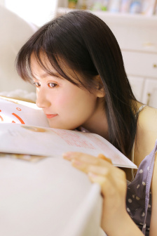 25岁的女高中生